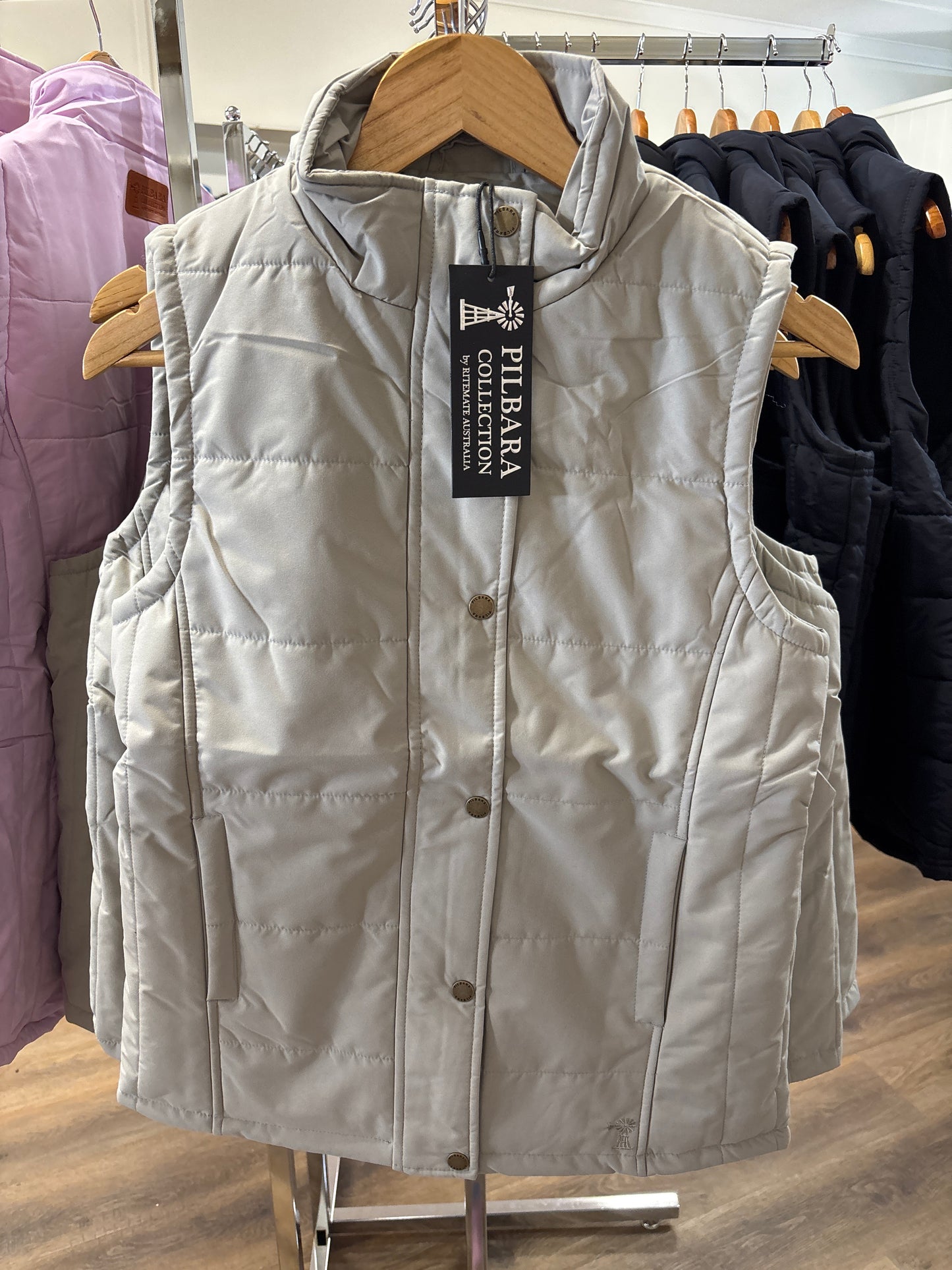 Pilbara - Women’s Vest - Cement