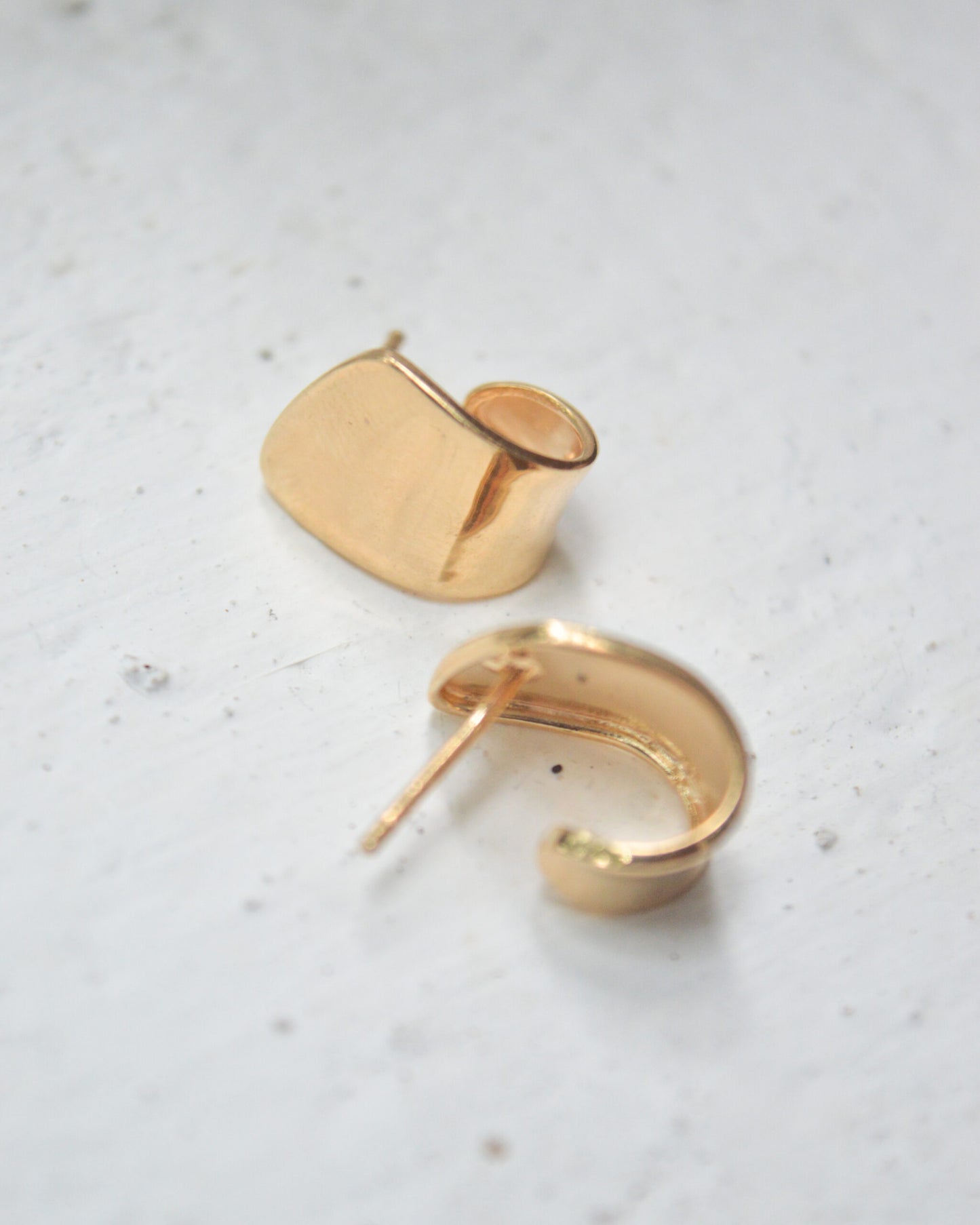Pele - Earrings - Cuff Hoops Gold