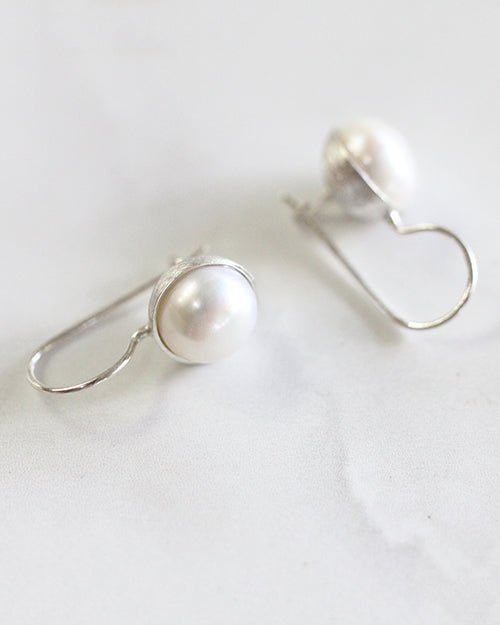 Pele - Earrings - Pearl Moon - Silver