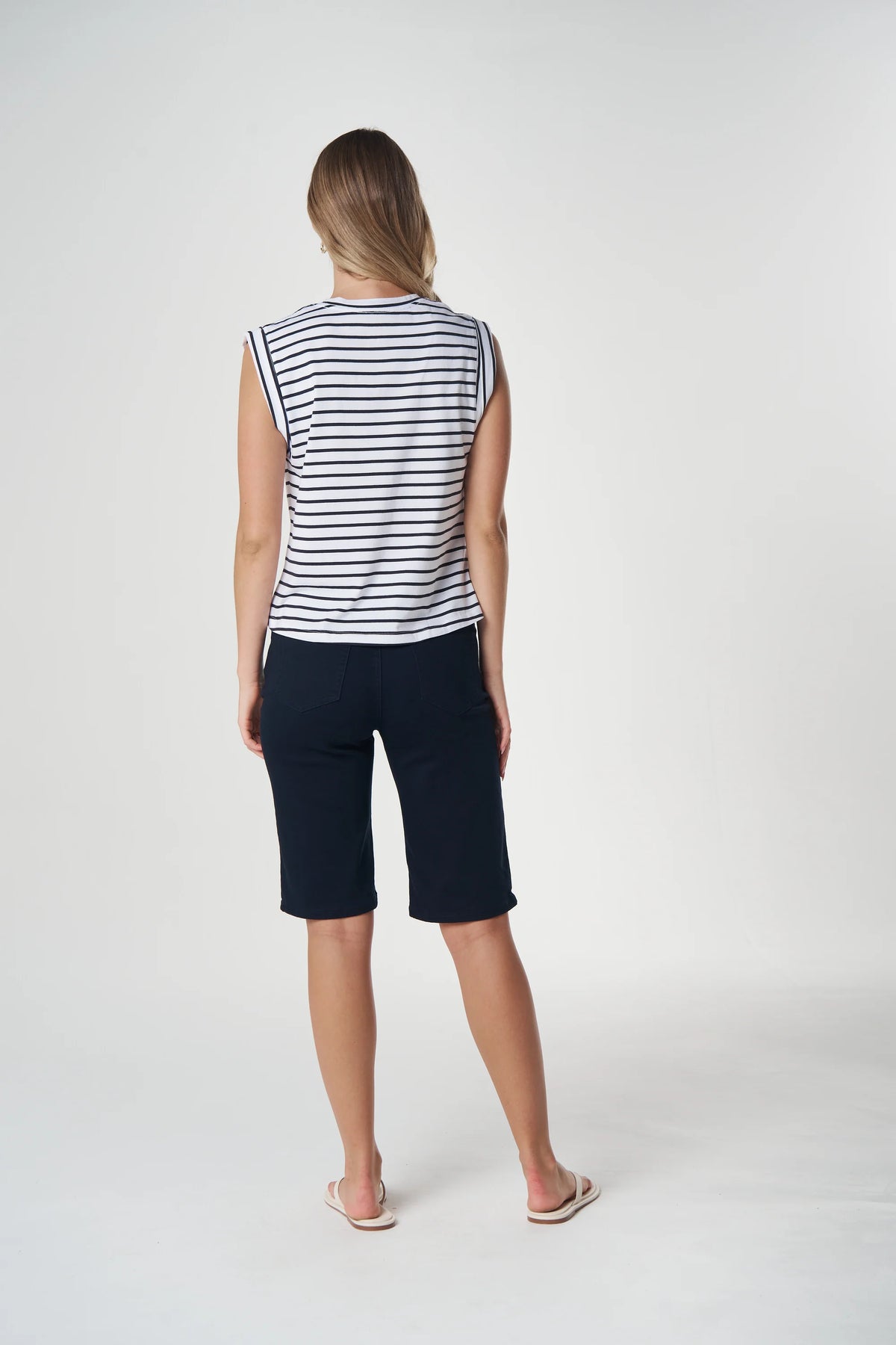 Goondiwindi Cotton - Sunset Cotton Muscle Tee - White/Dark Navy
