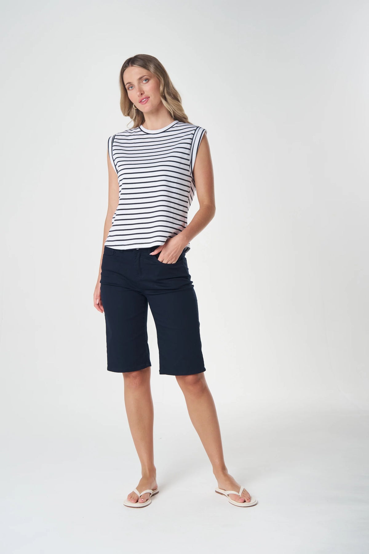 Goondiwindi Cotton - Sunset Cotton Muscle Tee - White/Dark Navy