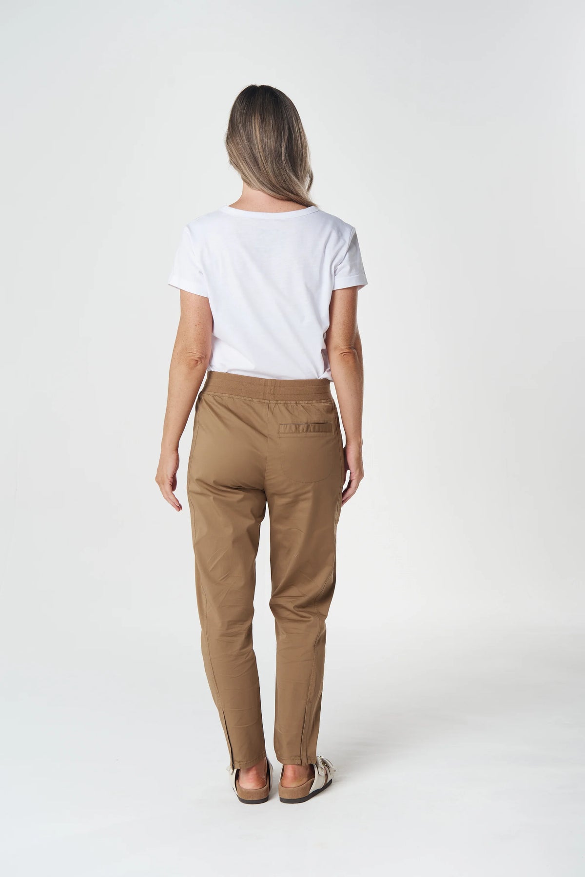 Goondiwindi Cotton - Vine Cropped Jogger - Brass