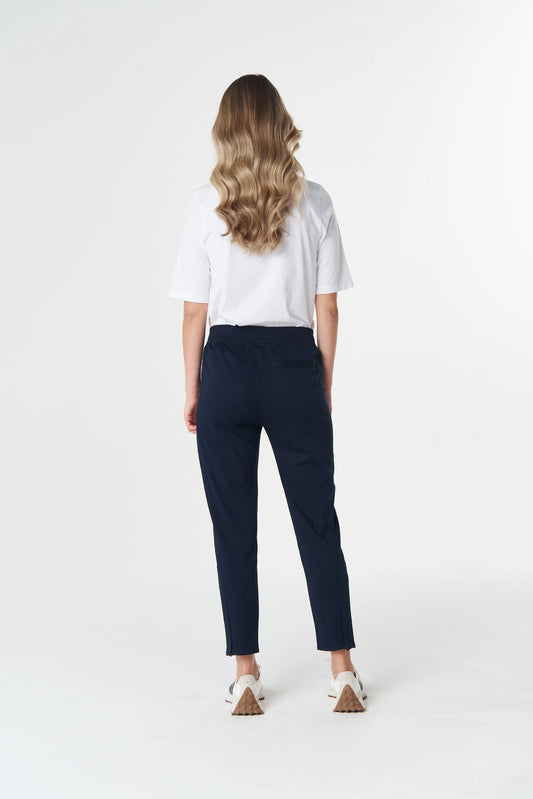 Goondiwindi Cotton - Vine Cropped Jogger - Navy